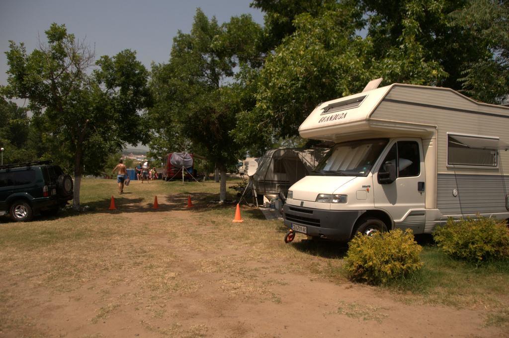 Camping Goldfish Hotel Sozopol Eksteriør billede